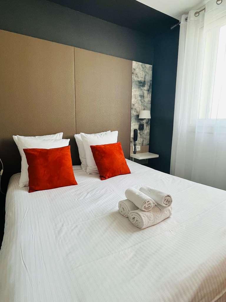 L'Hotel Bristol Caen Room photo